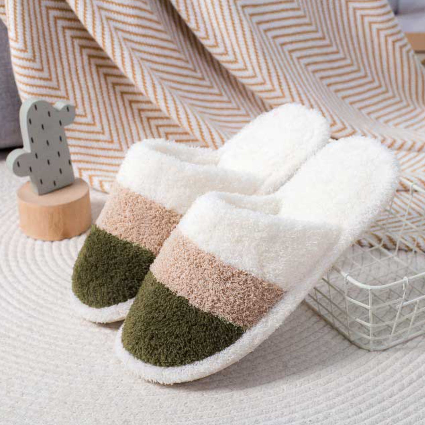 Comfyluxe Women's Soft Microfiber Cozy Stripe Pattern Slippers
