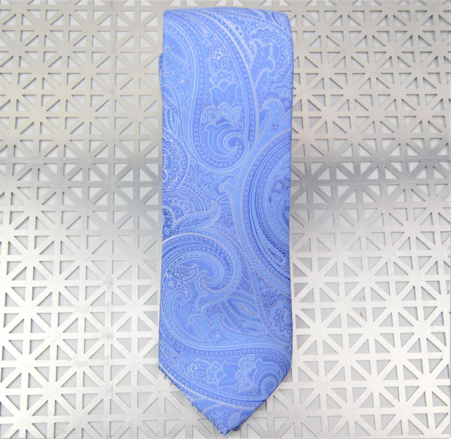 MICHAEL KORS Petal Textured Tie 100% Silk