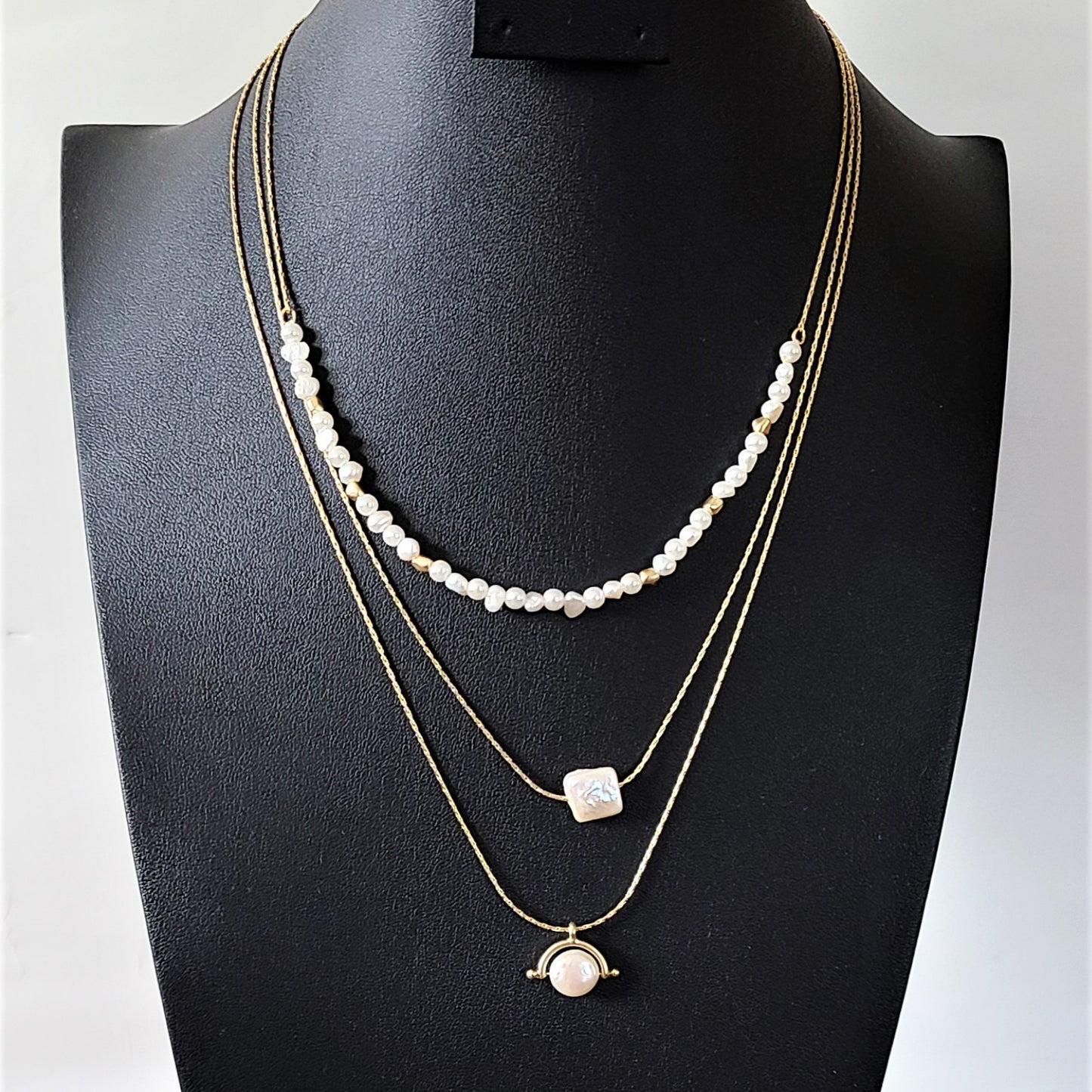 LUCKY BRAND Layered 3 Strand Pearl Gold Tone Pendant Necklace